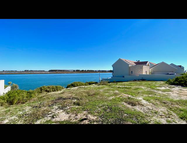 452M² VACANT LAND FOR SALE IN PORT OWEN